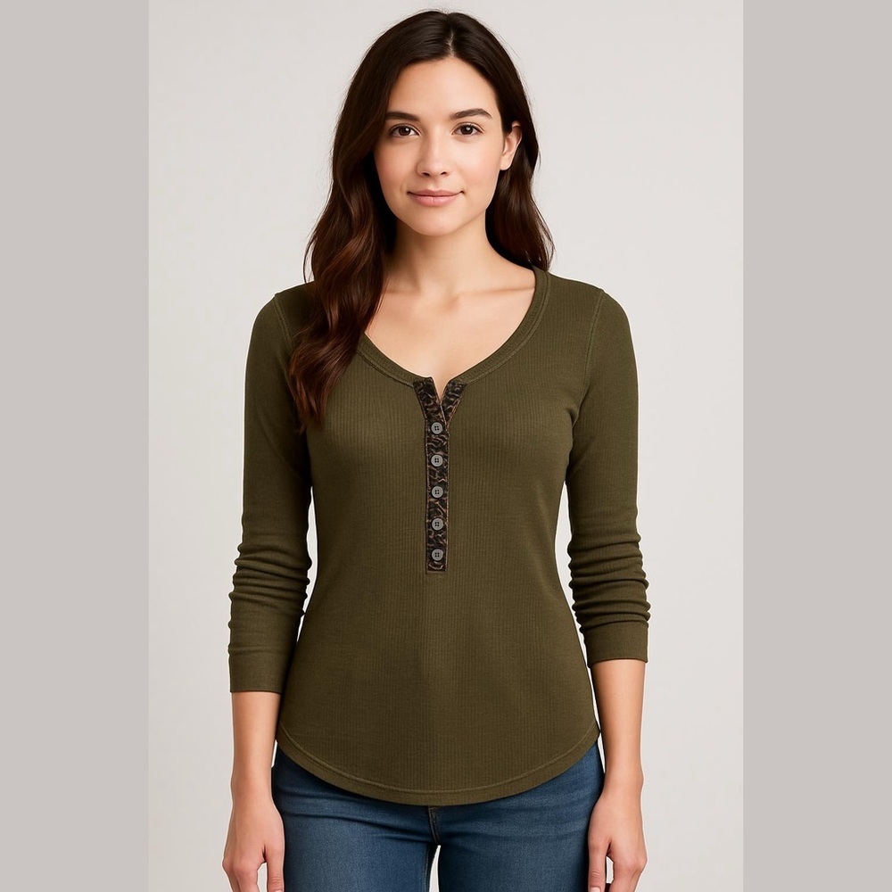 Aerie Olive Green Henley Shirt Top Size Medium Floral Print on Placket Vintage